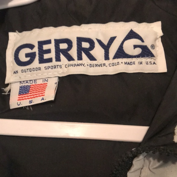 Gerry Outdoor Sports Women’s Down Puffer Vest - Gray with Black inside lining. S - Picture 4 of 6